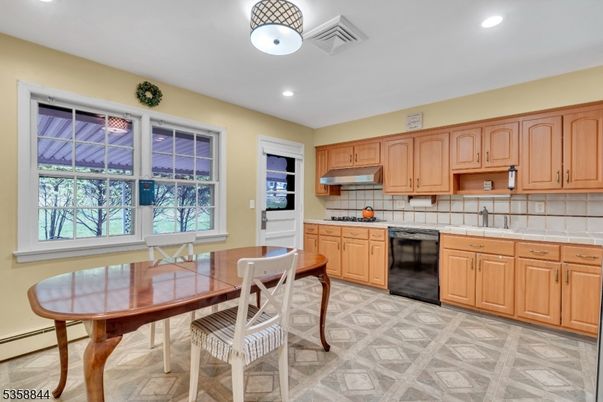 Dining room, Interior, Kitchen, Recessed Lighting, Tile Countertops