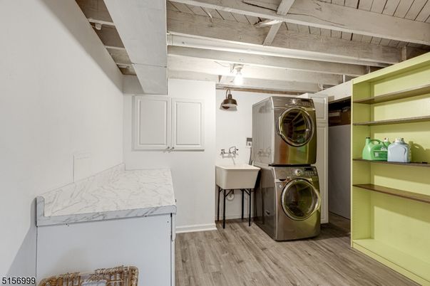 Interior, Utility Closets, Washer, Wood Texture Flooring
