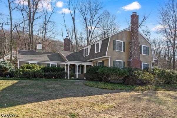Backyard, Exterior, Facade, Cape Cod