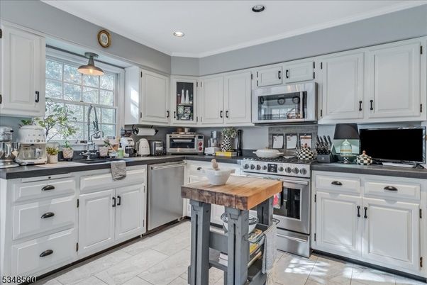 Interior, Kitchen, Pendant Lights, Recessed Lighting, Stainless Steel Appliances