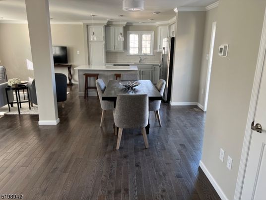 Dining room, Interior, Kitchen, Pendant Lights, Recessed Lighting, Wood Texture Flooring