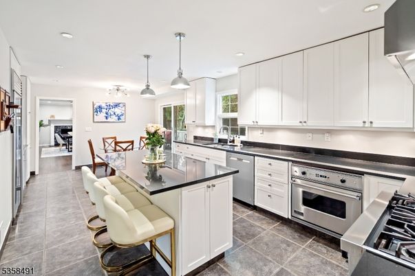 Dining room, Interior, Kitchen, Pendant Lights, Recessed Lighting, Stainless Steel Appliances