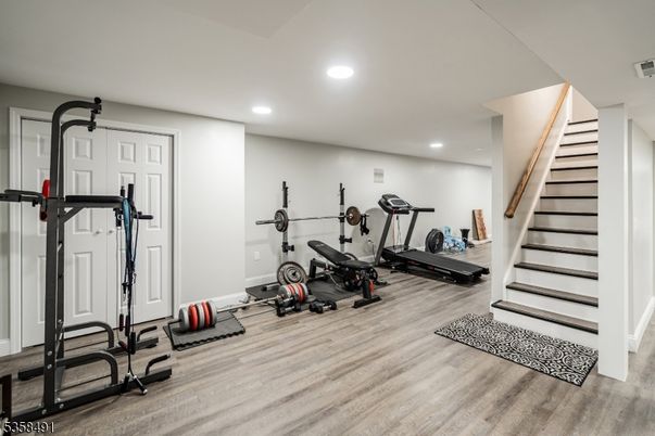 Fitness Equipment, Interior, Recessed Lighting, Wood Texture Flooring