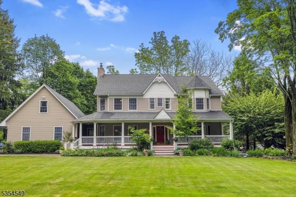 Backyard, Exterior, Facade, Farmhouse