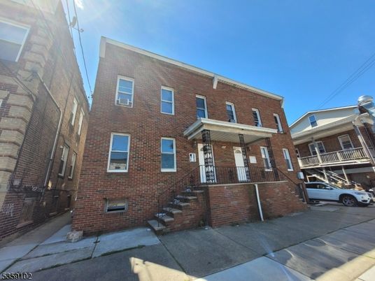 Exterior, Facade, Brick Facade, Rowhouse