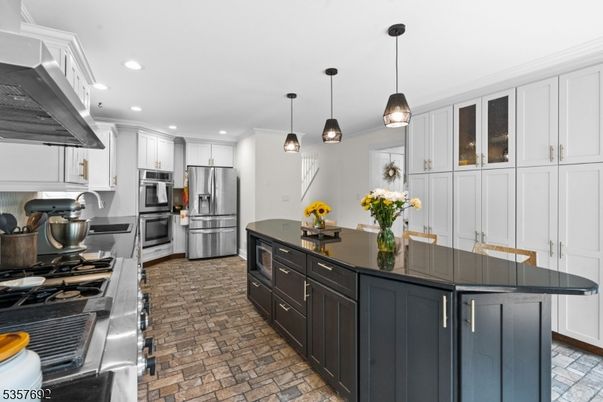 Interior, Kitchen, Pendant Lights, Recessed Lighting, Stainless Steel Appliances