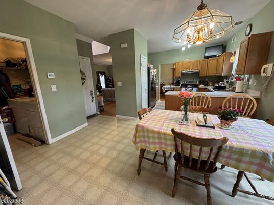 Chandelier, Dining room, Interior, Kitchen