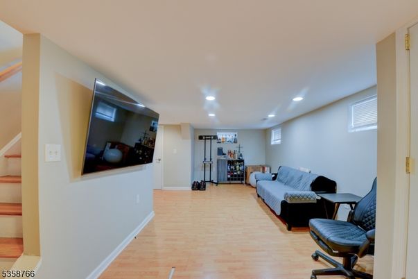 Interior, Recessed Lighting, Wood Texture Flooring