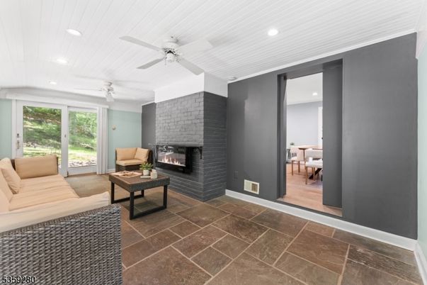 Fireplace, Interior, Living room, Recessed Lighting