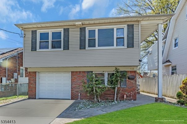 Attached, Exterior, Facade, Brick Facade, Split Level