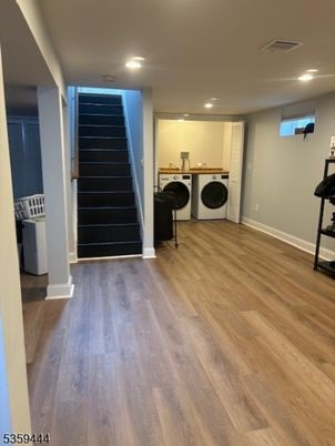 Interior, Recessed Lighting, Washer, Wood Texture Flooring