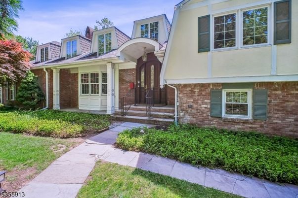 Exterior, Facade, Brick Facade, Cape Cod