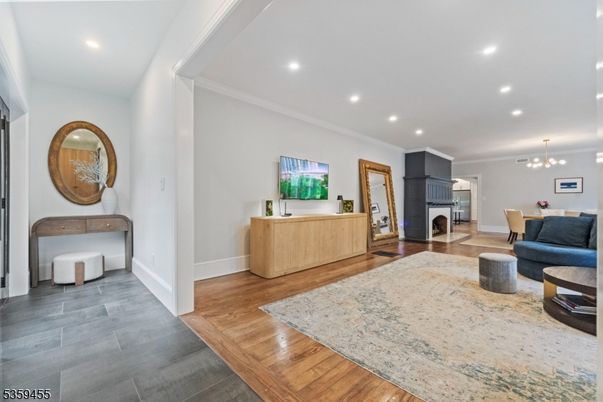 Dining room, Interior, Kitchen, Pendant Lights, Recessed Lighting, Wood Texture Flooring