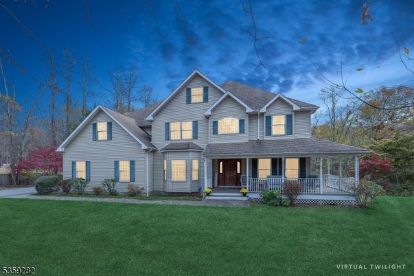 Exterior, Facade, Farmhouse