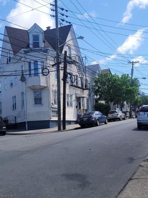 Exterior, Facade, Queen Anne Victorian