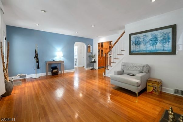 Interior, Recessed Lighting, Wood Texture Flooring