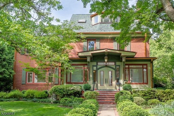 Exterior, Facade, Brick Facade, American Foursquare