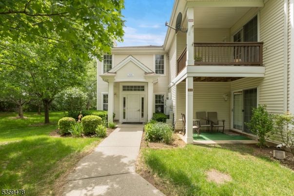 Backyard, Exterior, Facade, Queen Anne Victorian