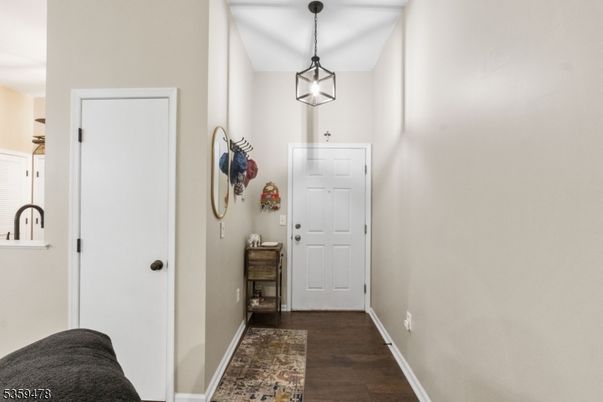 Interior, Pendant Lights, Wood Texture Flooring