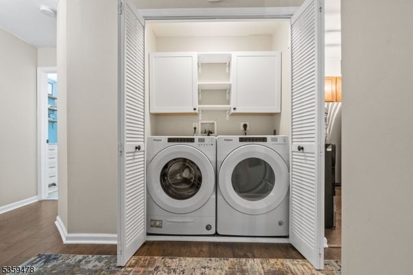 Interior, Utility Closets, Washer, Wood Texture Flooring