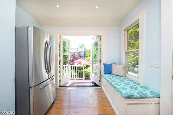Interior, Recessed Lighting, Washer, Wood Texture Flooring