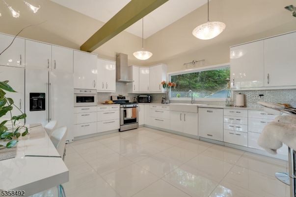 Interior, Kitchen, Pendant Lights, Stainless Steel Appliances
