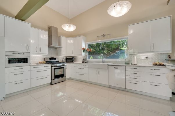 Interior, Kitchen, Pendant Lights, Stainless Steel Appliances