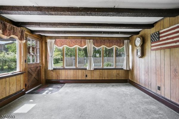 Empty room, Interior, Wooden Beams, Wooden Walls