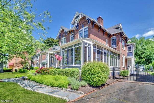Exterior, Facade, Brick Facade, Queen Anne Victorian