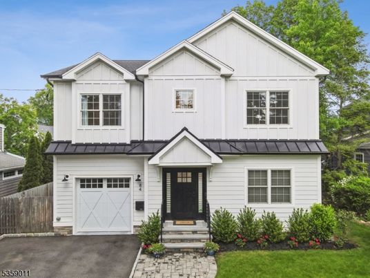 Attached, Exterior, Facade, Farmhouse
