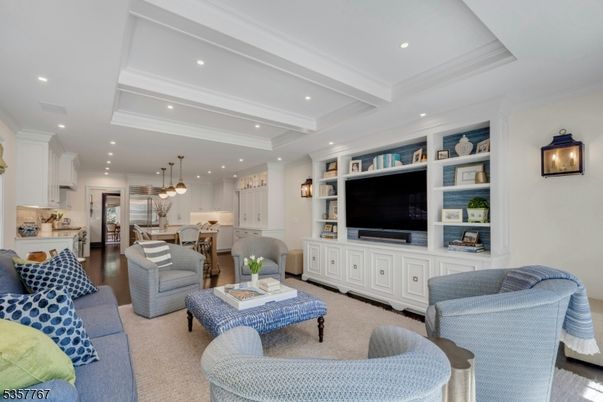 Dining room, Interior, Kitchen, Living room, Pendant Lights, Recessed Lighting, Stainless Steel Appliances