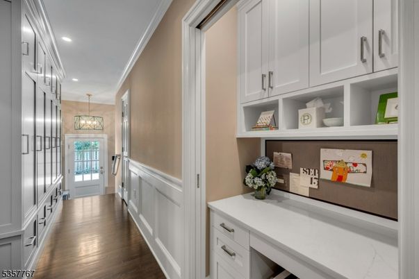 Interior, Pendant Lights, Recessed Lighting, Wood Texture Flooring