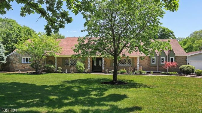 Backyard, Exterior, Facade, Brick Facade, Cape Cod