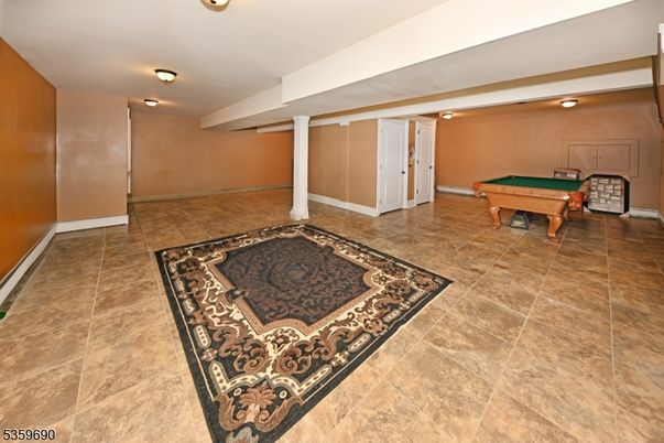 Billiard Table, Game Room, Interior