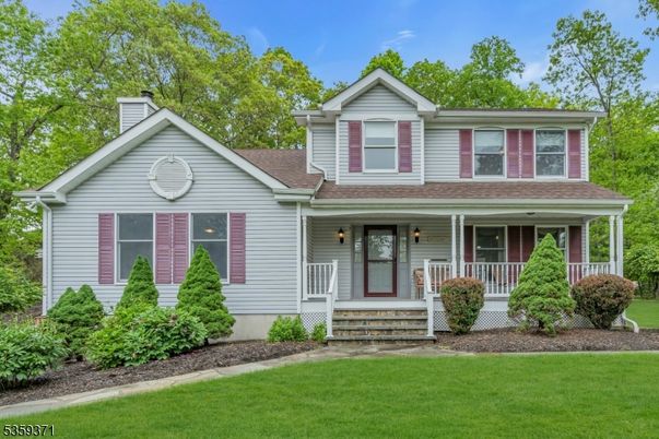 Exterior, Facade, Farmhouse