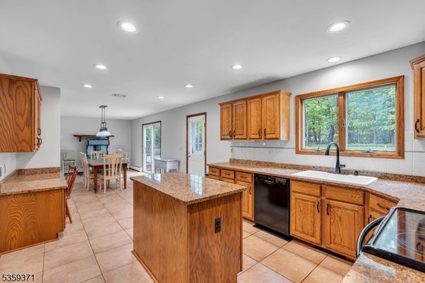 Dining room, Interior, Kitchen, Pendant Lights, Recessed Lighting