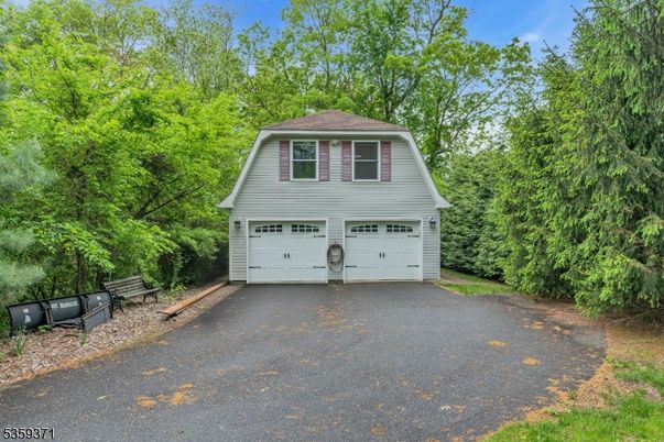 Detached Garage, Exterior