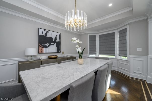 Chandelier, Dining room, Interior, Pendant Lights, Recessed Lighting, Wood Texture Flooring
