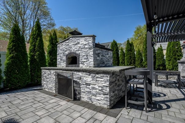 Exterior, Fireplace