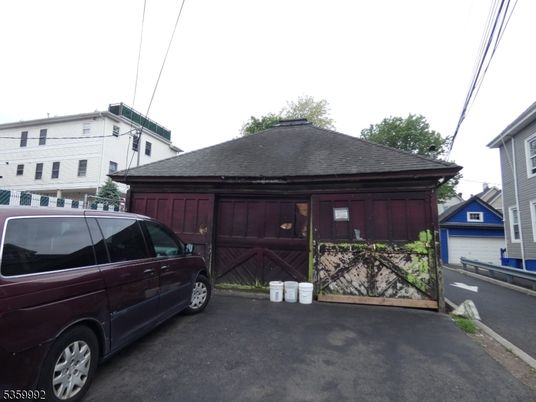 Detached Garage, Exterior