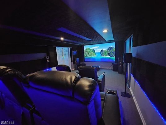 Interior, Projection Screen, Recessed Lighting, Theatre Room
