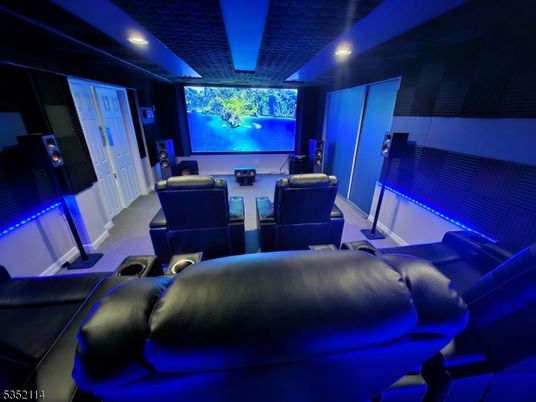 Interior, Projection Screen, Recessed Lighting, Theatre Room