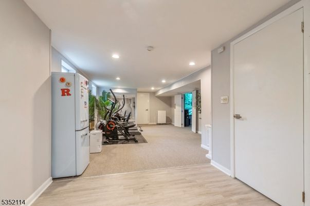 Fitness Equipment, Interior, Recessed Lighting, Wood Texture Flooring