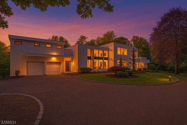 Attached, Exterior, Facade, Modern