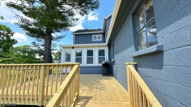 Exterior, Wood Texture Flooring