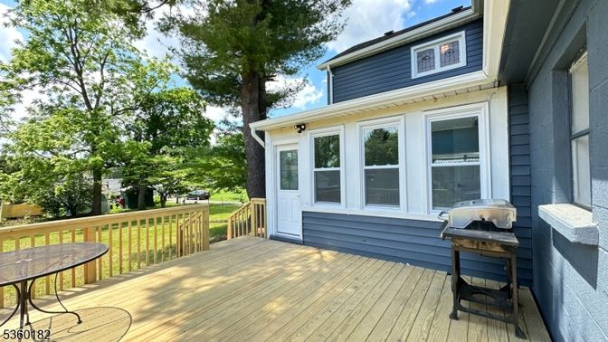 Exterior, Wood Texture Flooring