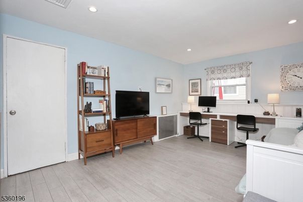 Home Office, Interior, Recessed Lighting, Wood Texture Flooring
