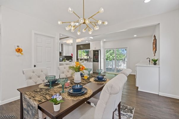 Dining room, Interior, Kitchen, Pendant Lights, Recessed Lighting, Wood Texture Flooring