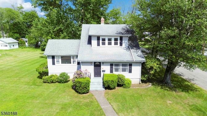 Backyard, Exterior, Facade, Cape Cod