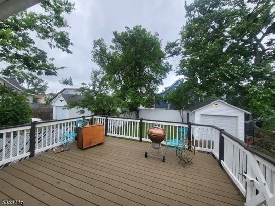 Detached Garage, Exterior